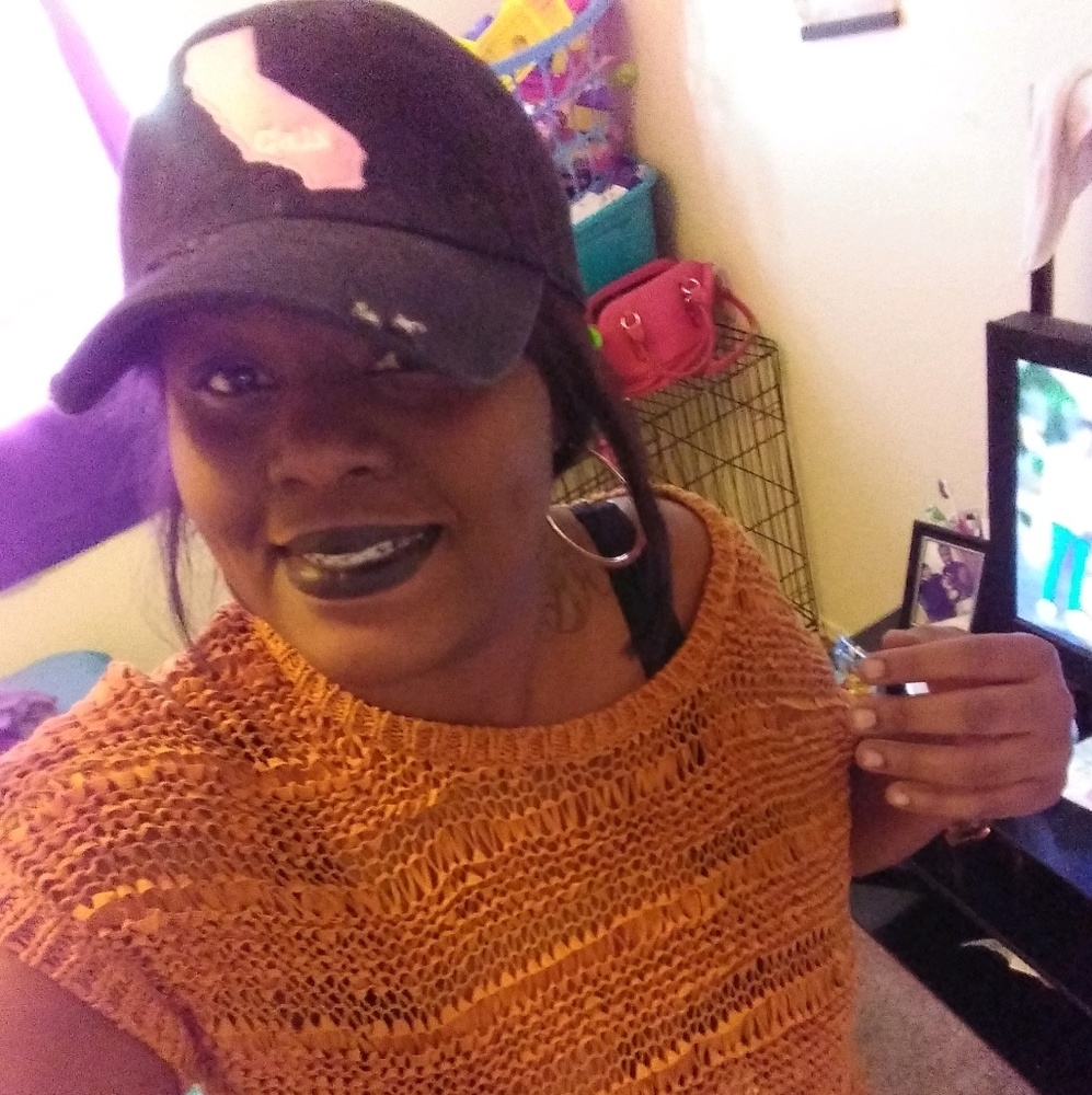 Meet your Posher, Garrisha